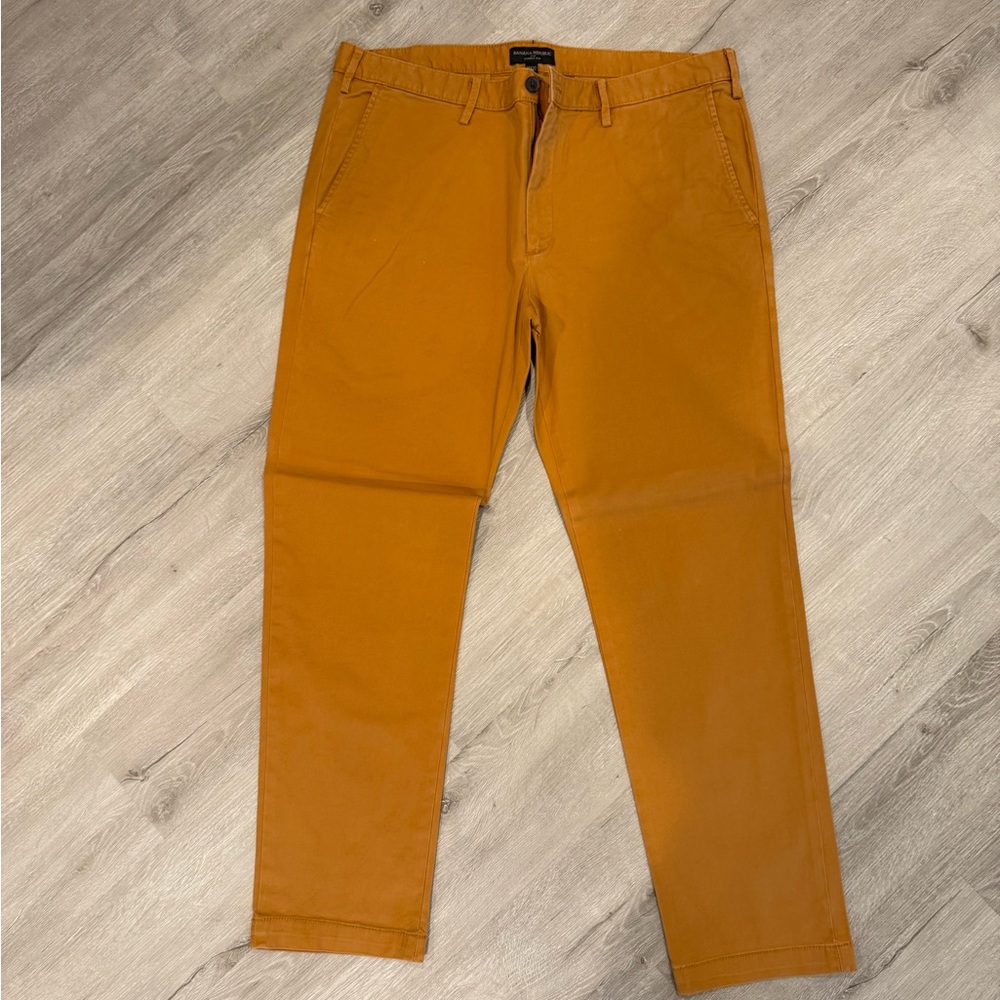 Banana Republic Tan Chinos Relaxed Fit